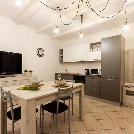 Suite Garibaldi - Smart Holiday Мантуя Экстерьер фото