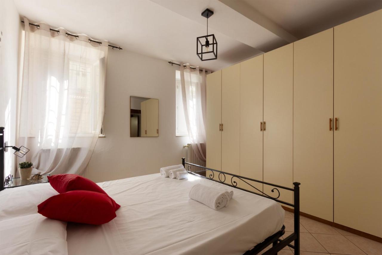 Suite Garibaldi - Smart Holiday Мантуя Экстерьер фото